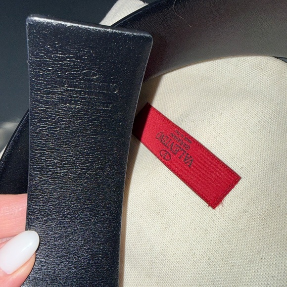 Valentino Brown Leather Belt with Gold V Logo Buckle - Picture 4 of 4